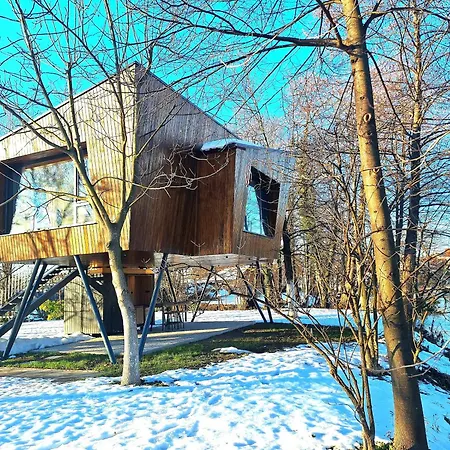 Orah House, A Unique And Unforgettable Vacation On A Private Island Vikendica
